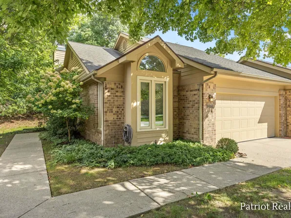 2108 Tall Meadow St NE, Grand Rapids, MI 49505