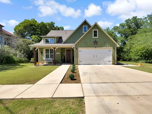 540 E Main St, Pilot Point, TX 76258