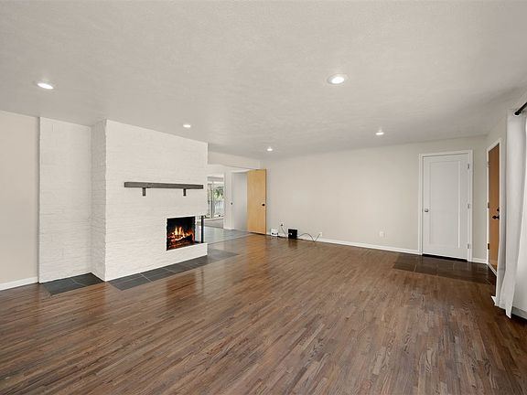 3rd image of 14024 E Cataldo Ave