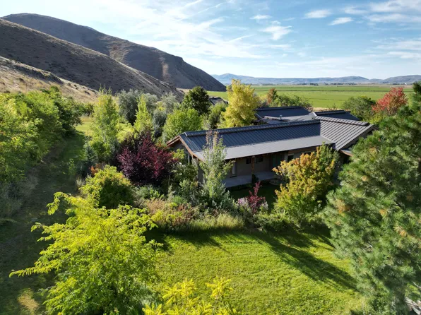 75 Sterling Dr, Bellevue, ID 83313