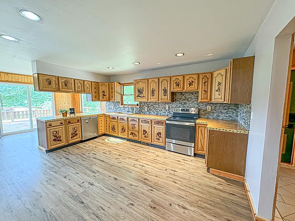 4th image of 2369 S 172nd Ave