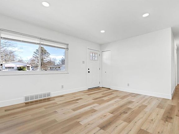 2nd image of 4409 Thicket Dr