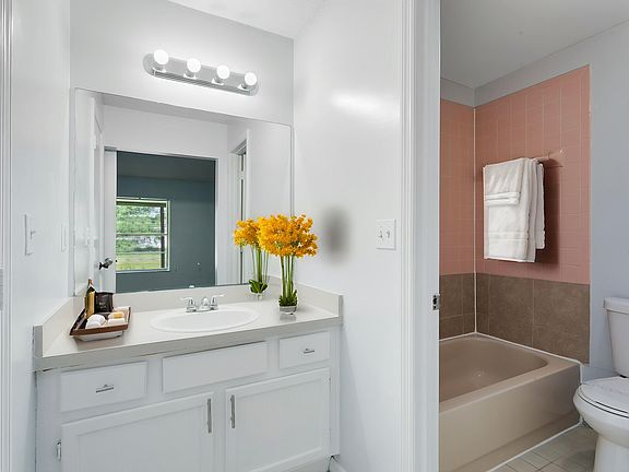 5th image of 372 Cocoa Ct #372