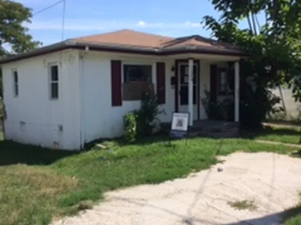 1004 Atkinson St, Henderson, KY 42420