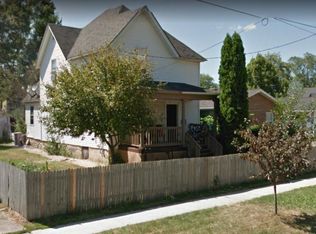 746 1/2 Hackett St, Beloit, WI 53511