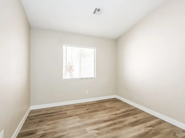 516 Shallow Mist Ct — Photo 13