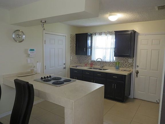 4th image of 3117 N San Antonio Ave