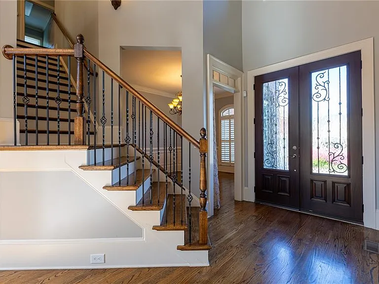 2360 Manor Creek Ct — Photo 8