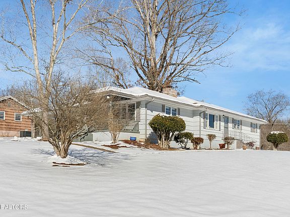 2nd image of 6008 Pamela Ln