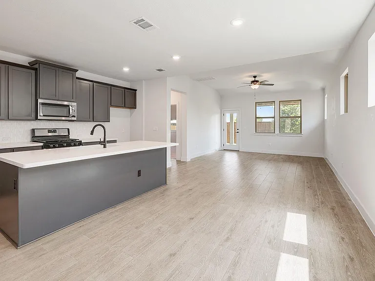6111 Dumfries Ln — Photo 7