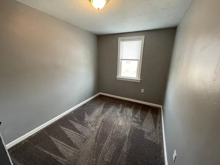 1329 Illinois Ave — Photo 12