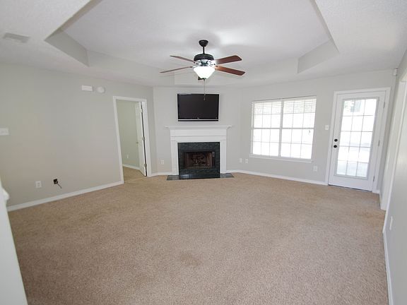 Family Room- Flat screen to remain