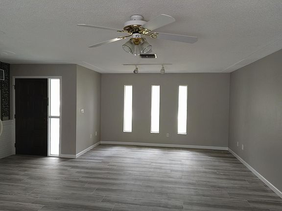 5th image of 601 Yupon Ave