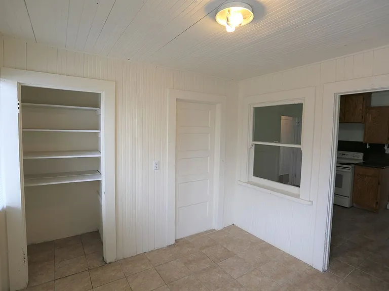 15901 W Stephens St — Photo 12