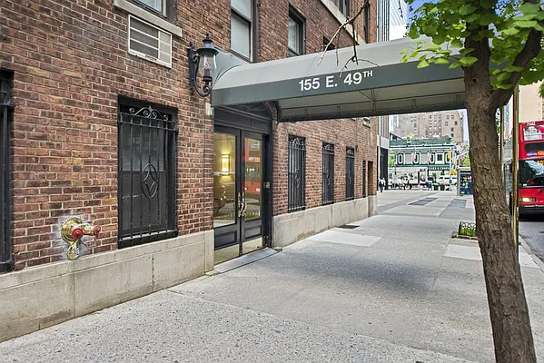 Sold by Triplemint | media 16