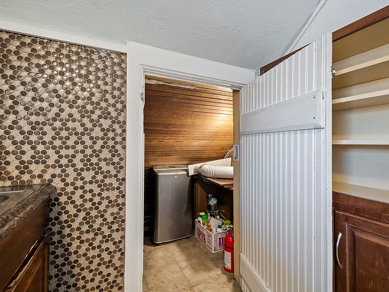 2615 E 12th Ave #UPSTAIRS — Photo 16