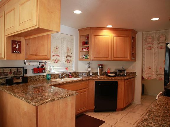 Recess lighting in Kitchen with lots of shelf space