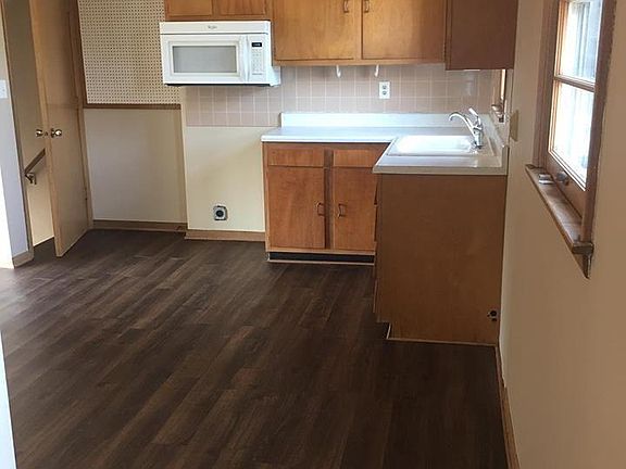 2nd image of 3615 Kennedy Dr APT 1