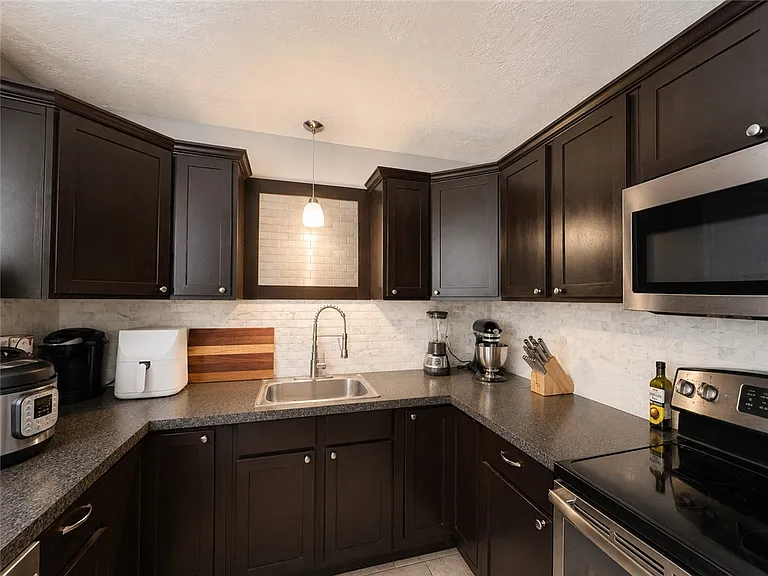 2807 Wildflower Dr #27 — Photo 4