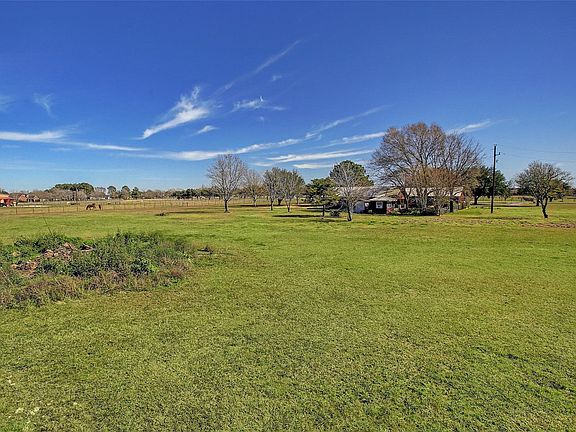 5th image of S Mallard Dr