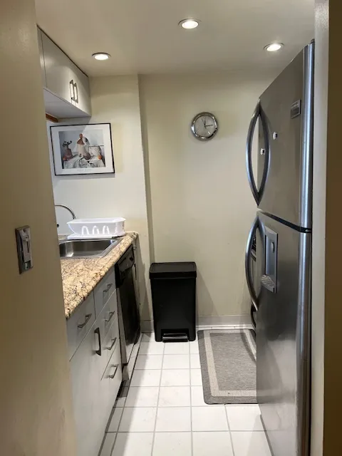 393 West 49th Street, #5AA