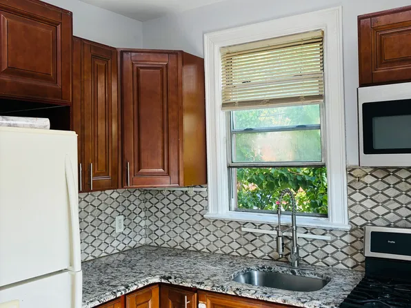 225 Mcadoo Avenue image 2 of 21