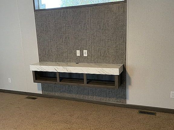 Entertainment center