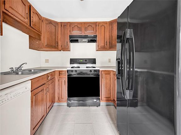 4th image of 8 Caddy Rock Rd #B