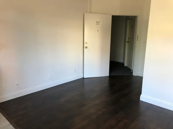 704 Hartford Ave, Los Angeles, CA