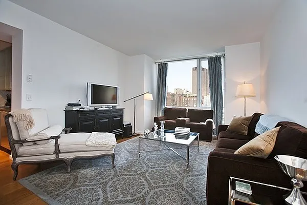 Rented by Manhattan Miami Real Estate | media 18