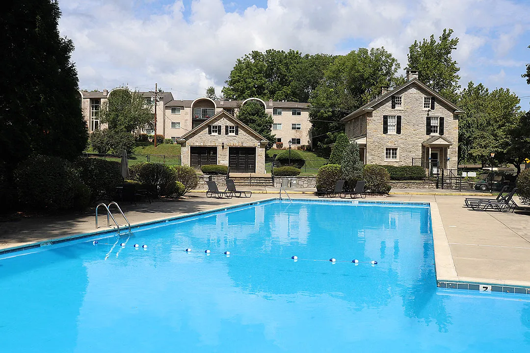 Wynnewood Park Apartments — Photo 3