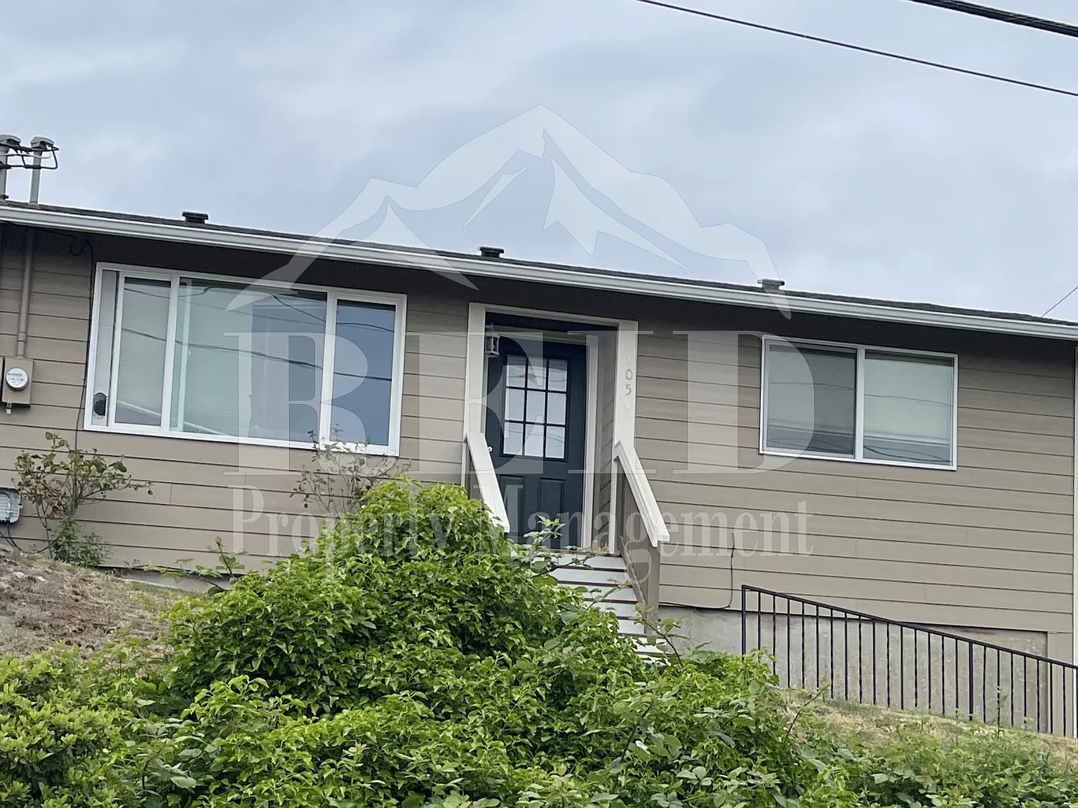 2 bed, 832 sqft, $1,750 — Photo 1