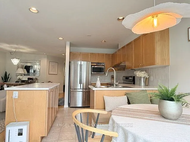 124 Landover Cres — Photo 17