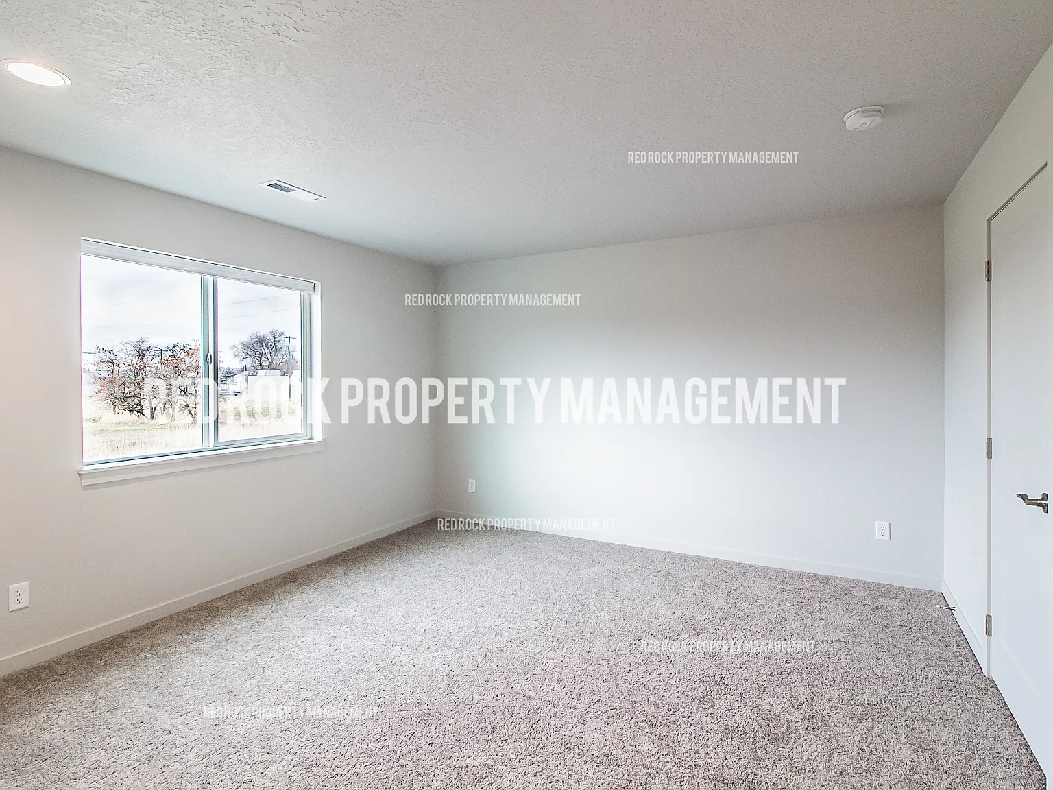 SZ - 323 South Woodlawn Lane - Old Milwaukee - 1 — Photo 4