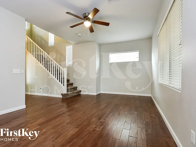 10832 Avenzano St — Photo 3