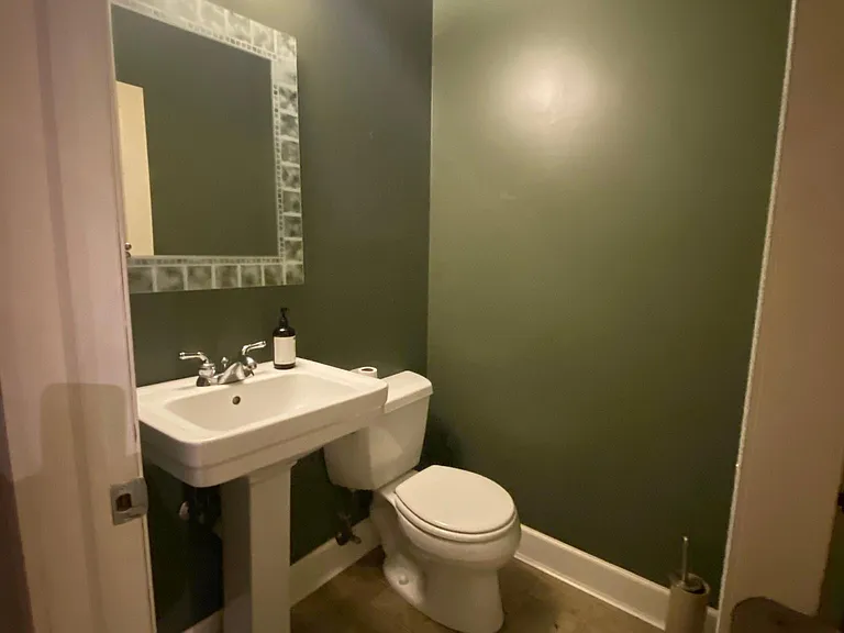 553 Bradley St — Photo 13