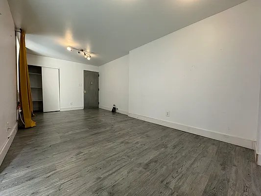 Rented by Pear NYC LLC | media 25