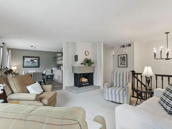 204 River Woods Ln, Burnsville, MN 55337