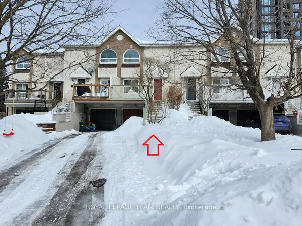 89 Thornbury Cres, Ottawa, ON K2G 6C4