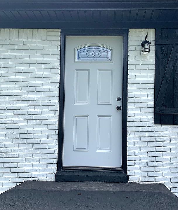 1st image of 11 Lee Dr