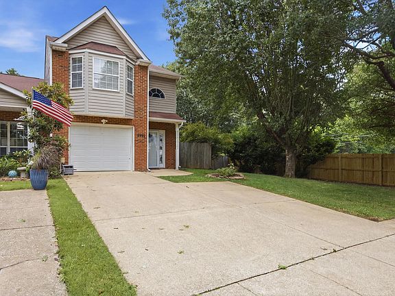 2nd image of 6729 Hickory Trace Cir