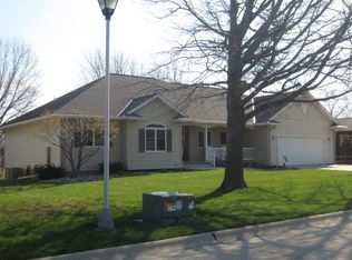 127 E Randall Rd, Carroll, IA 51401