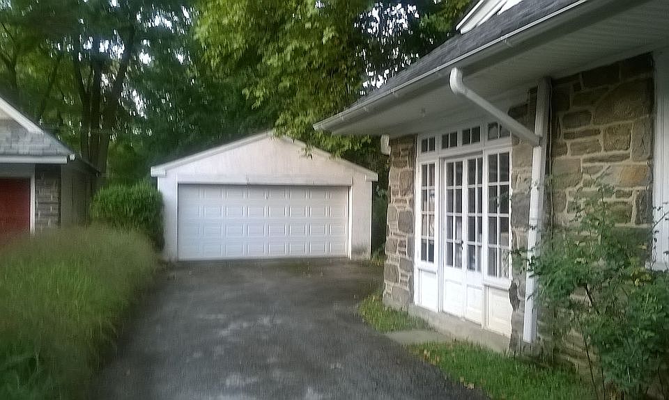 2nd image of 349 Wister Rd