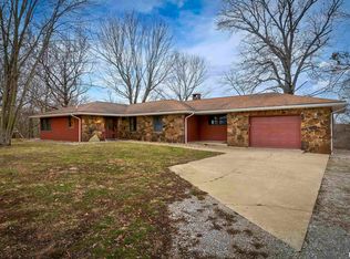 1 Craft Ln, Carbondale, IL 62902