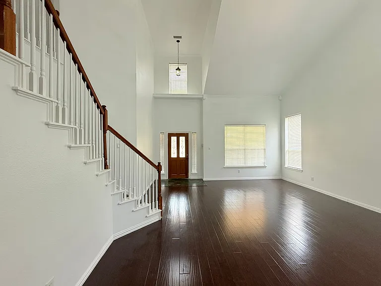 1313 Baythorne Dr — Photo 7