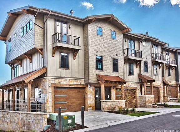 5th image of 3784 Blackstone Dr #20