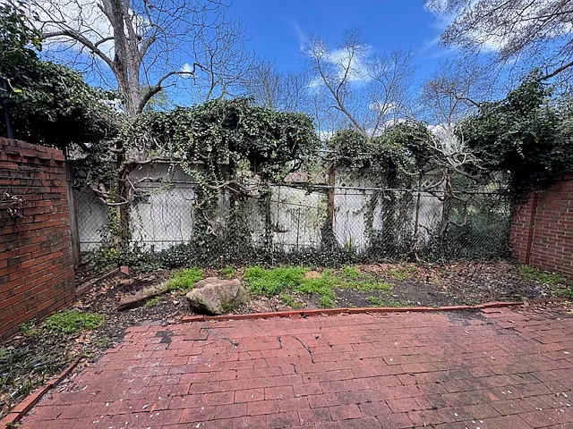 2261 Robin Lyn Ct — Photo 24