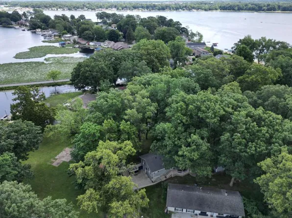 54 Dogwood Dr, La Porte, IN 46350