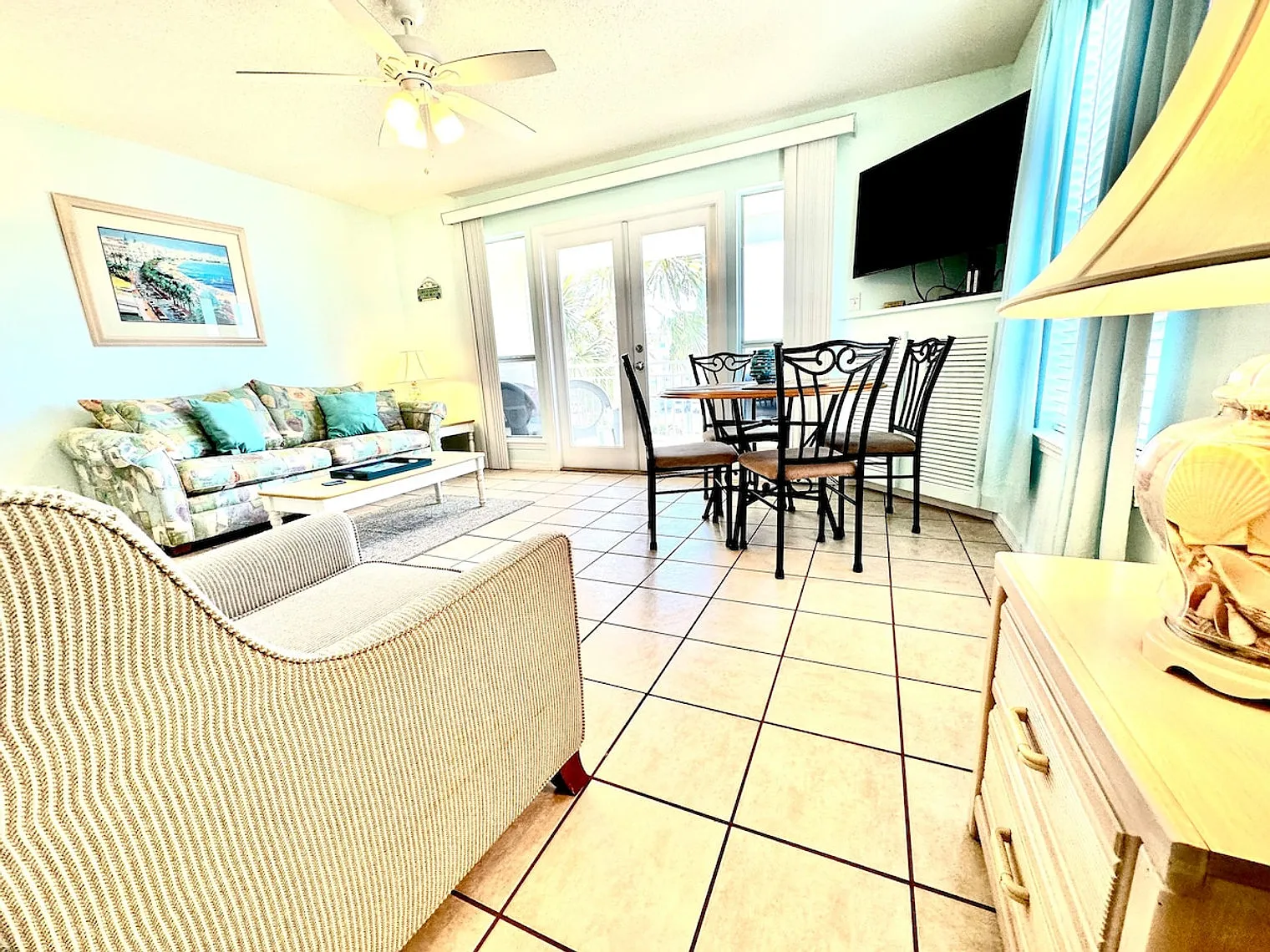 1 bed, 1.0 bath, 645 sqft, $2,048 — Photo 2