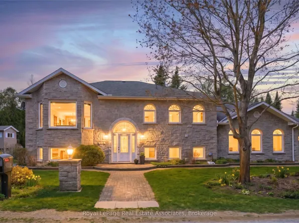 422 3rd Ave N, South Bruce Peninsula, ON N0H 2G0